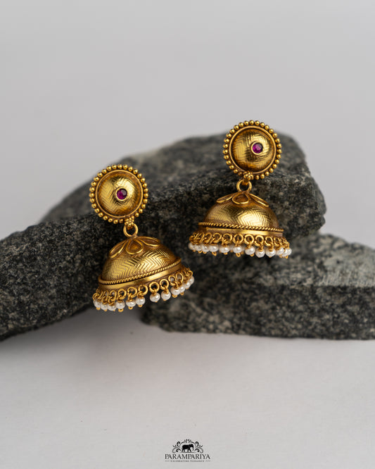 For Timeless Elegance in Jhumkas!!

92.5 pure silver gold micron-plated jhumkas.