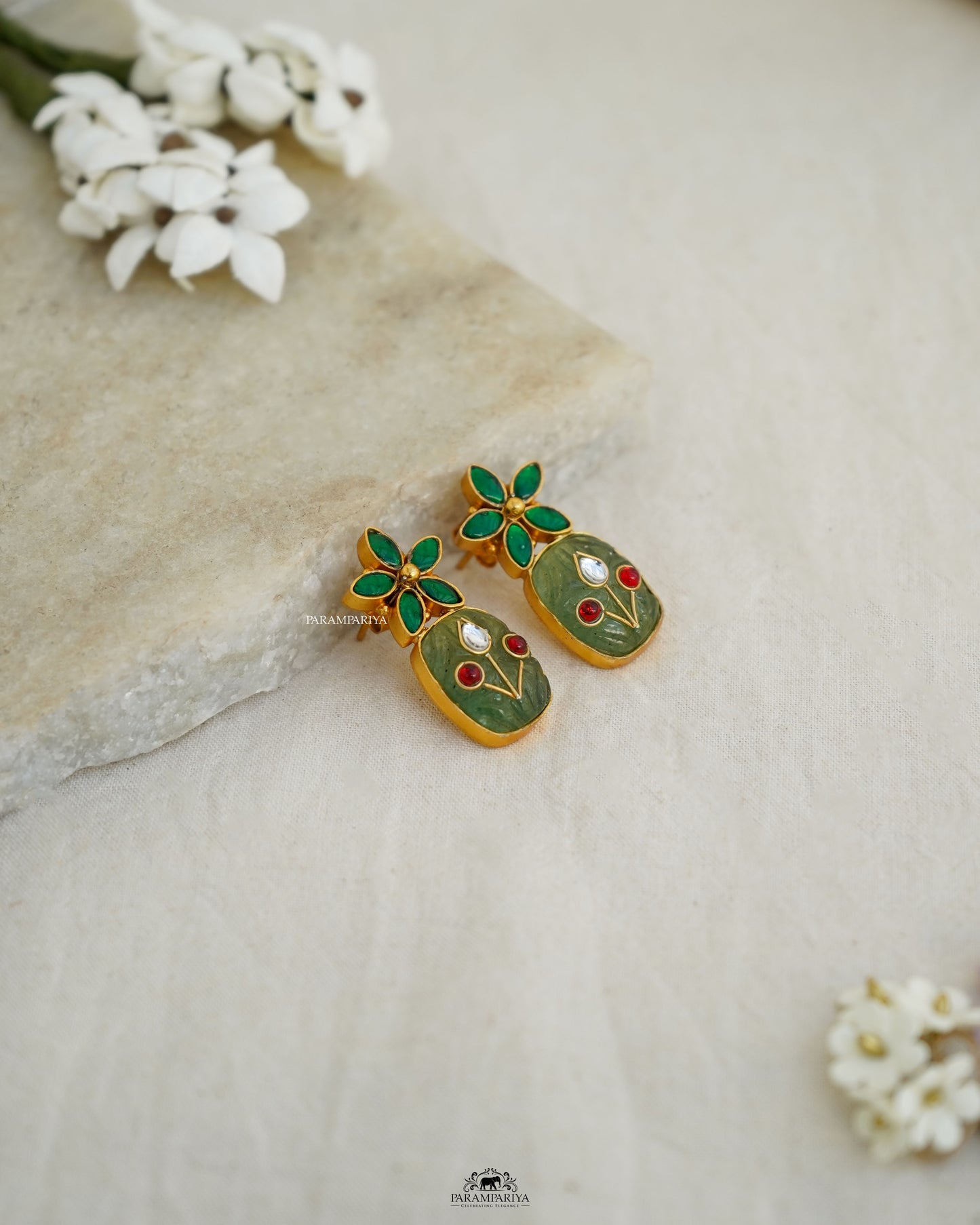 Minimal Edit!!

pure silver gold micron plated kundan inlay stud earrings.