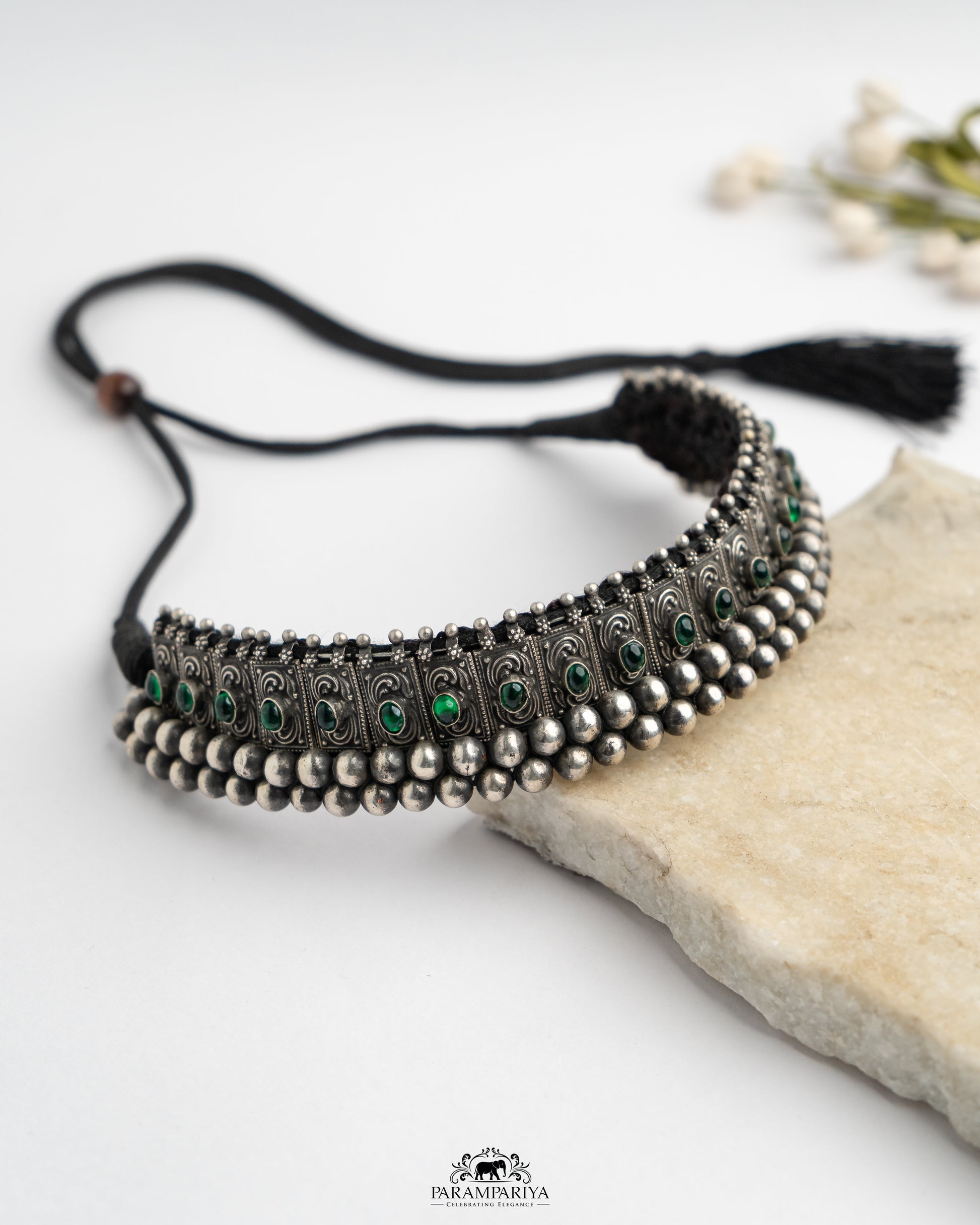 Thusi Trove!!

92.5 pure silver oxidised thusi necklace.