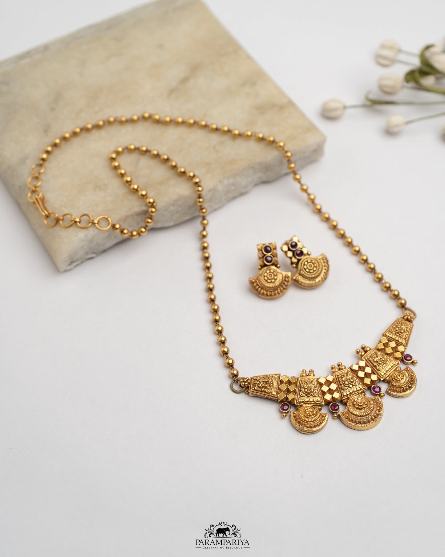 Gunta Necklace Set