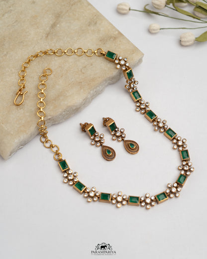 Harina Necklace Set