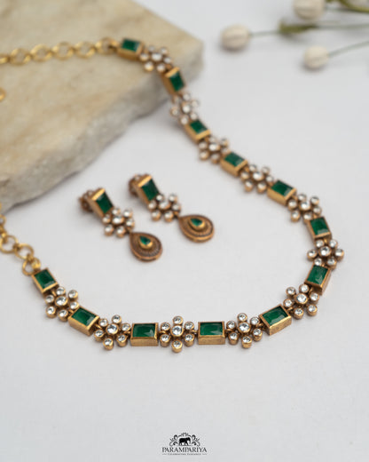 Harina Necklace Set