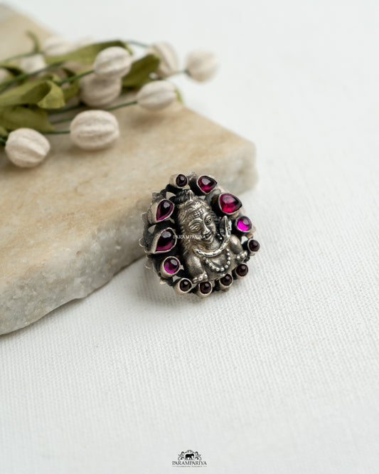 Tarani Finger Ring