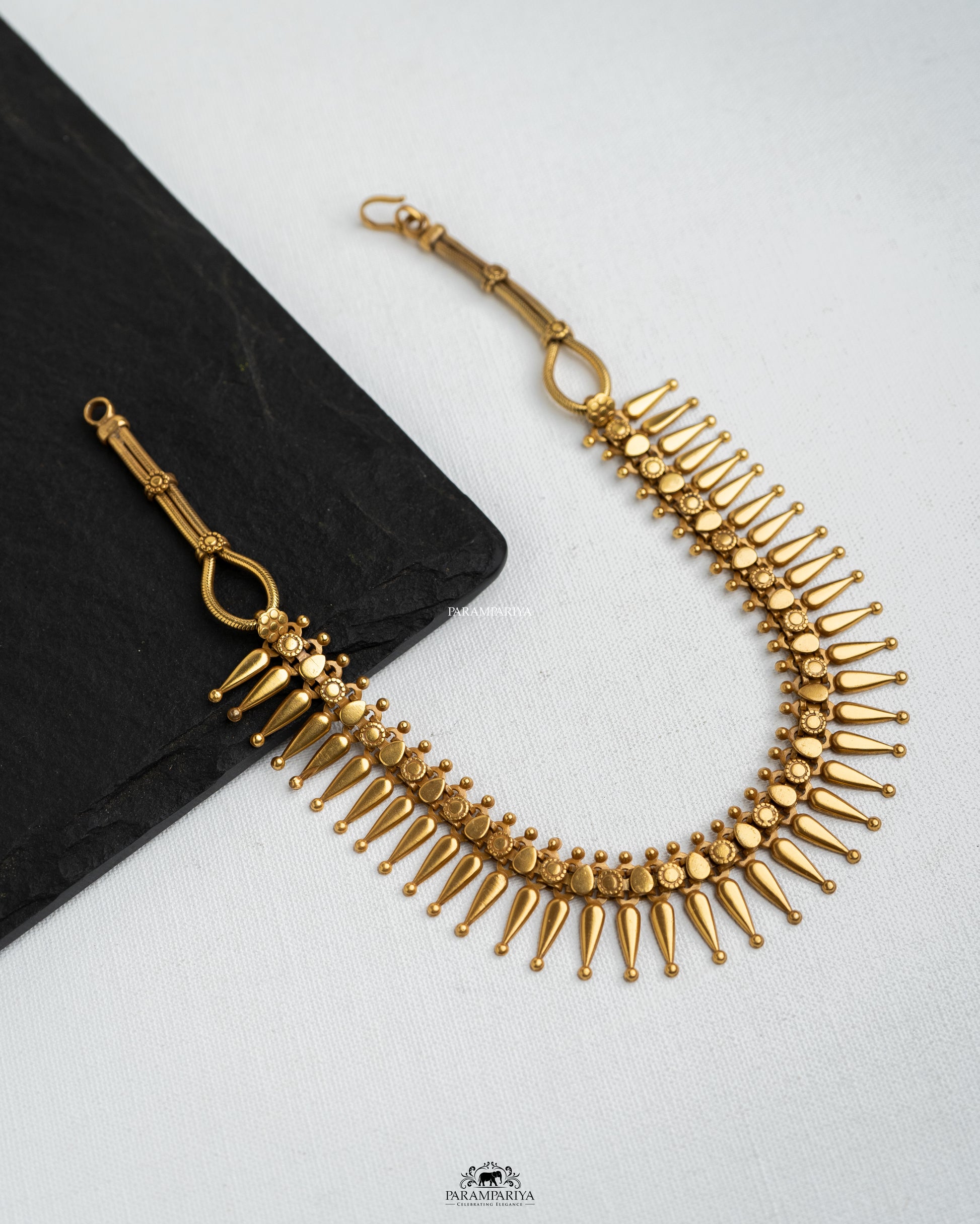 Festive Edit!!

Pure silver micron gold plated spike necklace. 