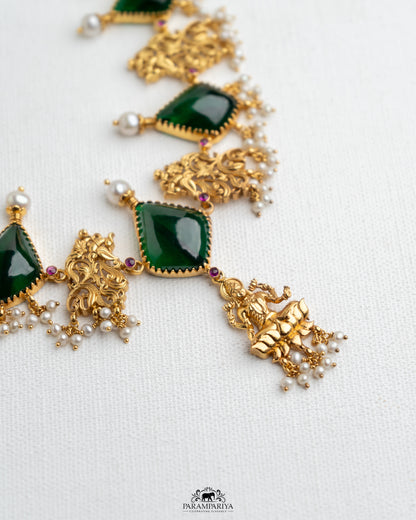 Gomati Necklace Set