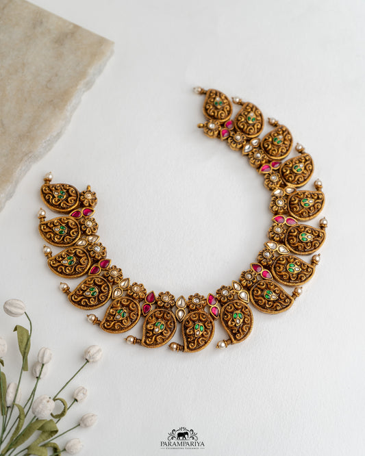 Paisley Delight!!

92.5 pure silver gold micron plated paisley nakshi temple antique necklace with kundan stones